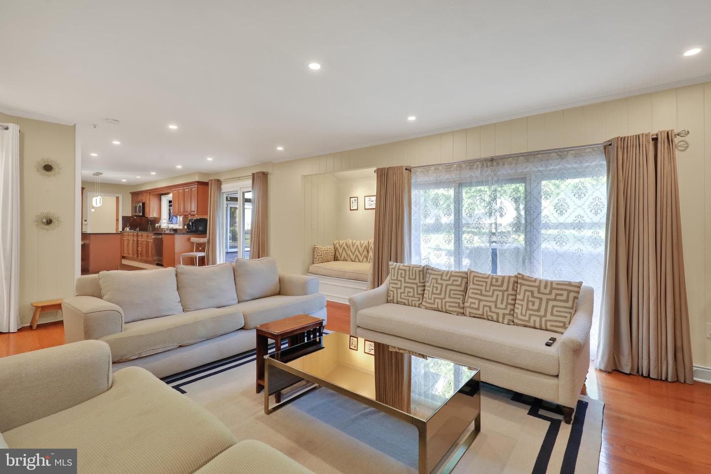 2210 Greenwood Road photo 8
