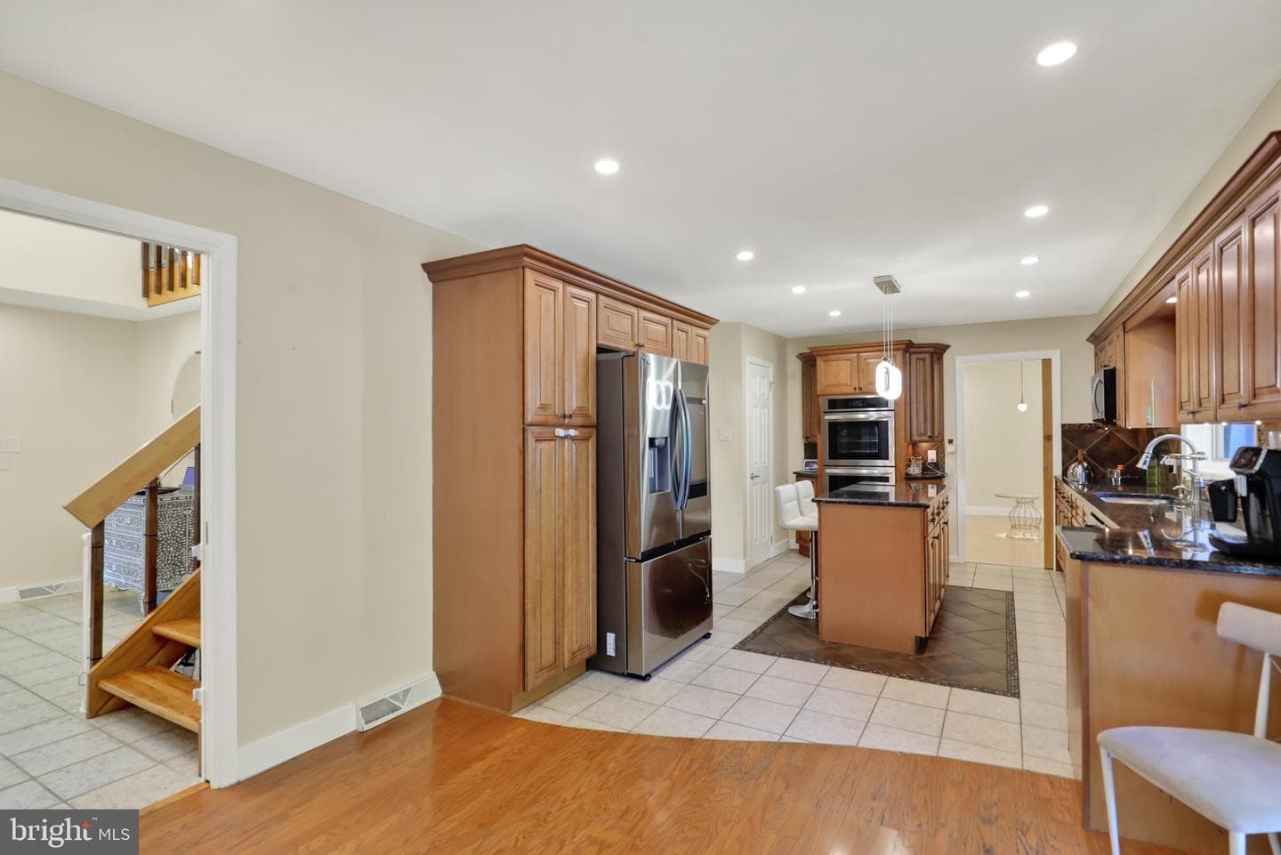 2210 Greenwood Road photo 9