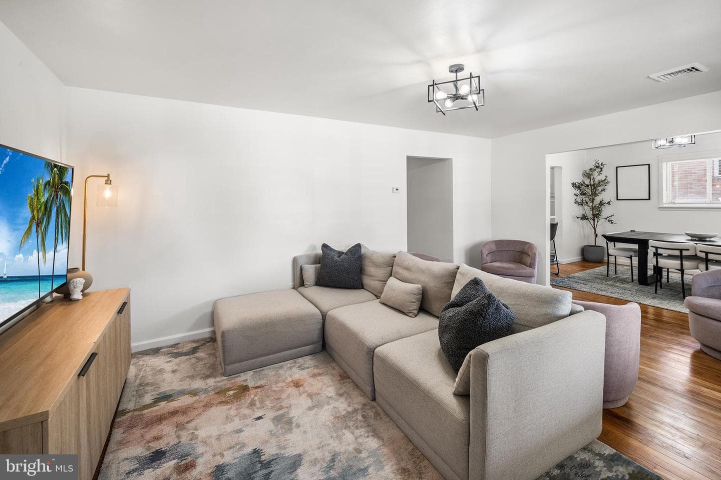 2518 W Elm Street photo 5