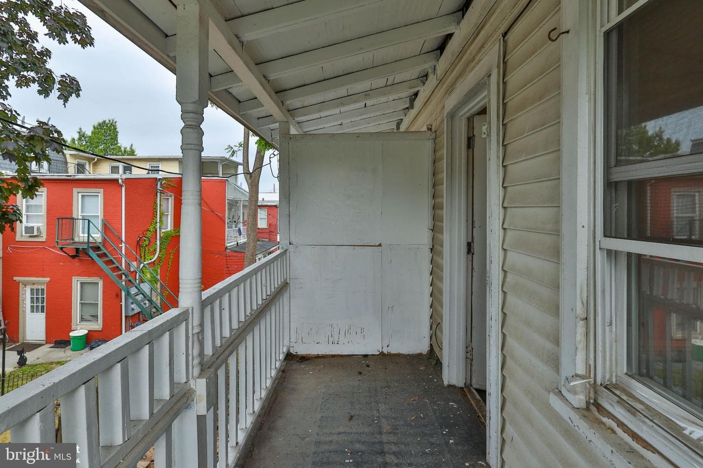 230 N Nagle Street photo 31