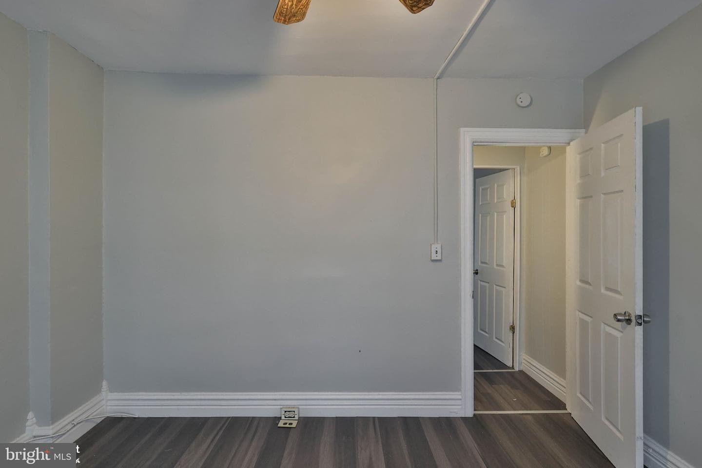 230 N Nagle Street photo 37
