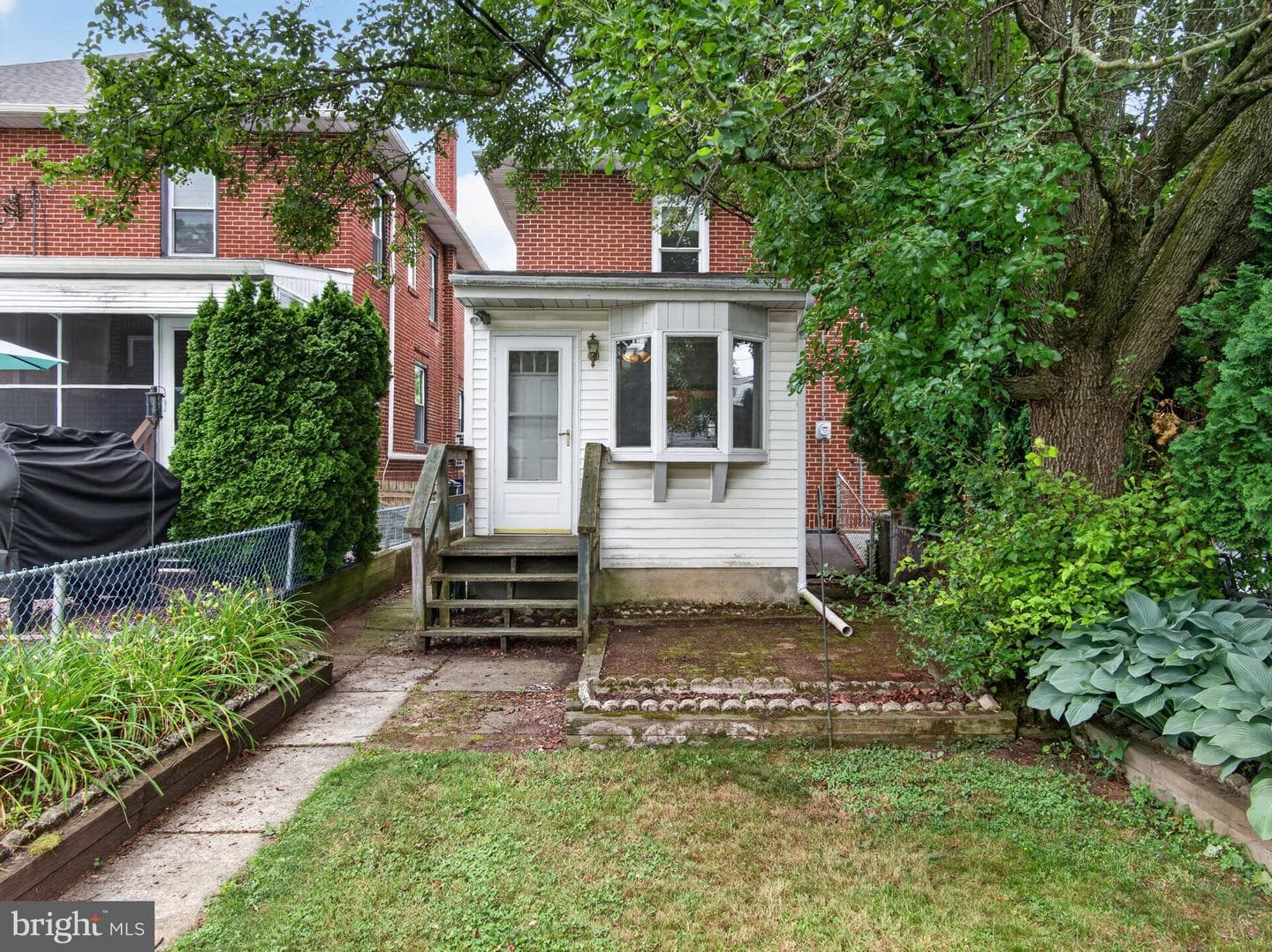 121 E Elm Street photo 29
