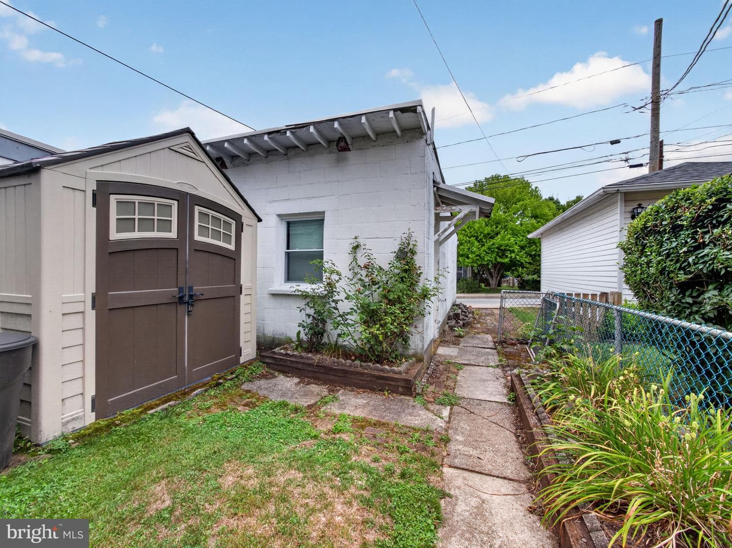121 E Elm Street photo 33