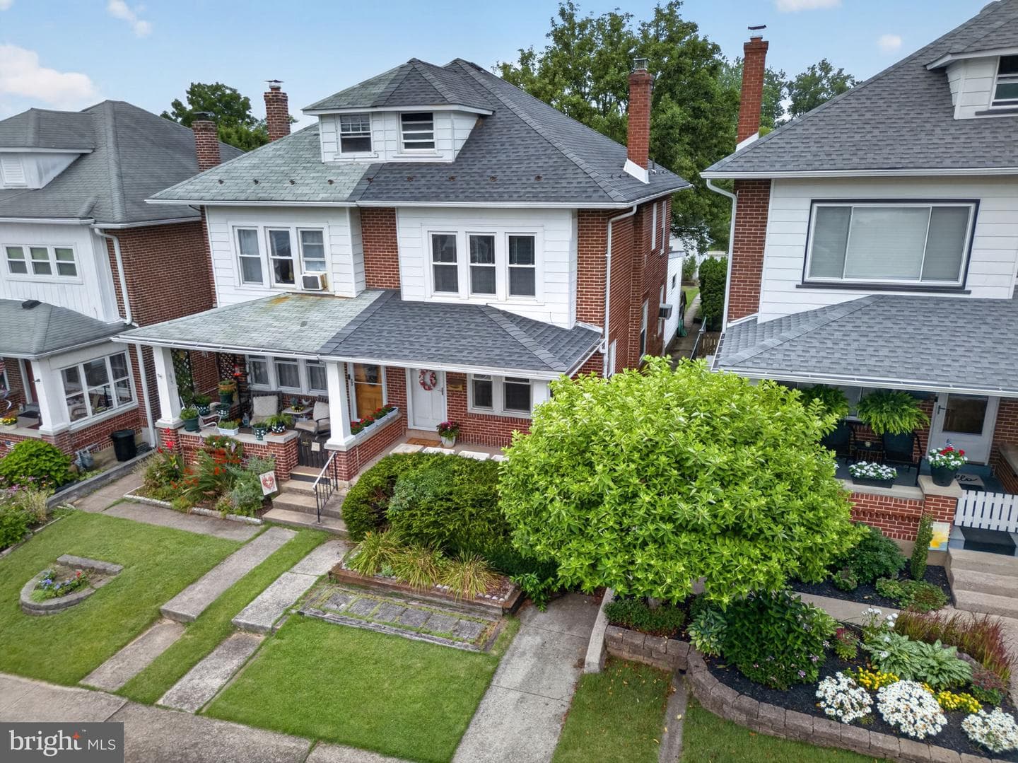 121 E Elm Street photo 34