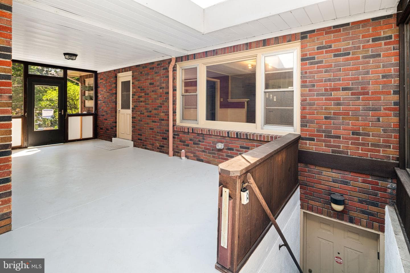 2705 W Chew Street photo 7
