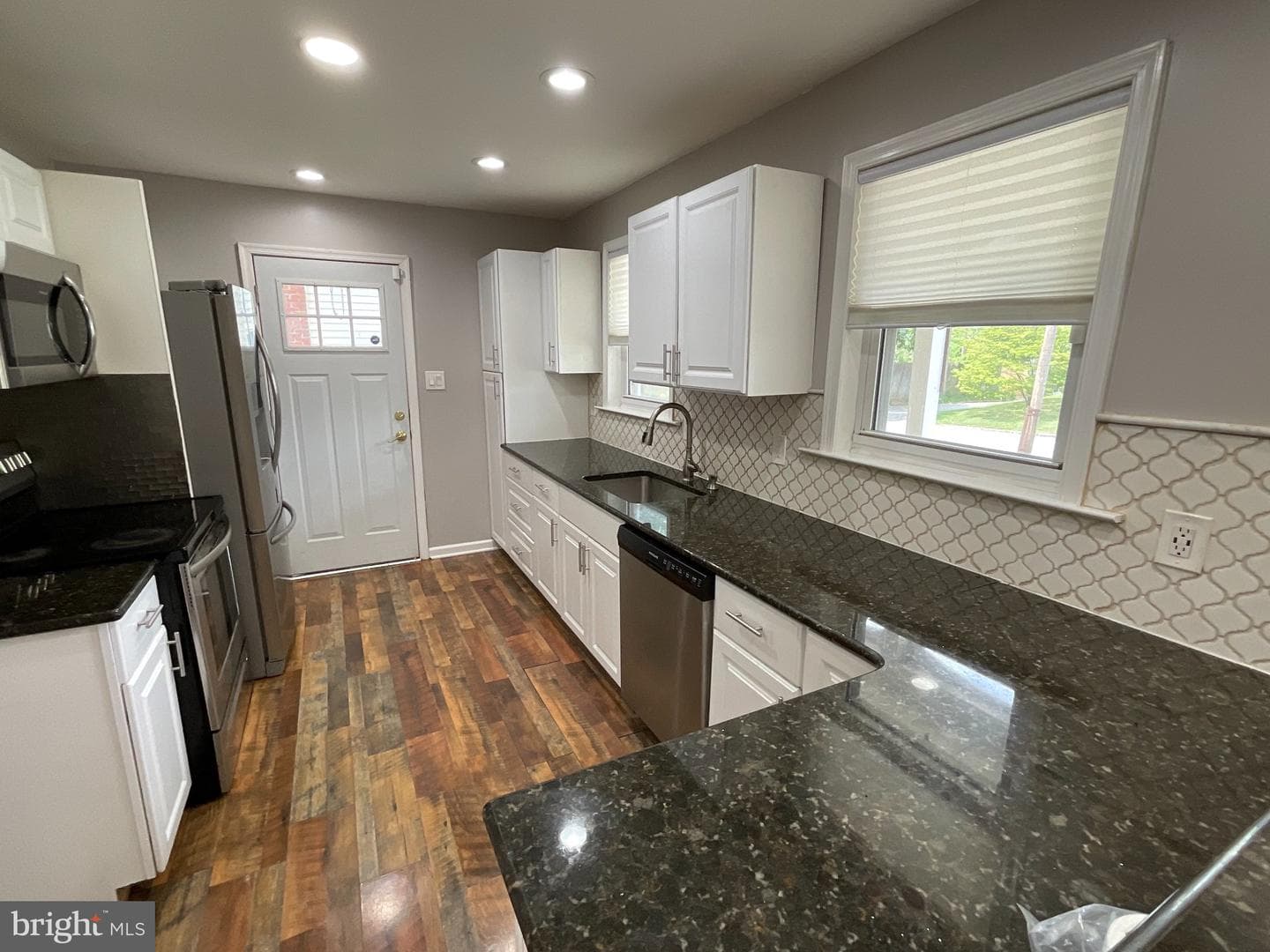3128 Diamond Avenue photo 20
