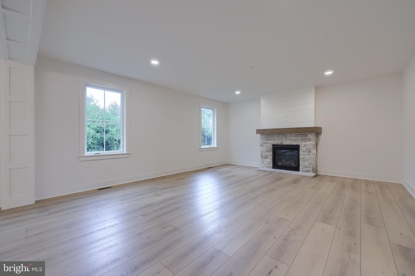 965 Royal Rd photo 12