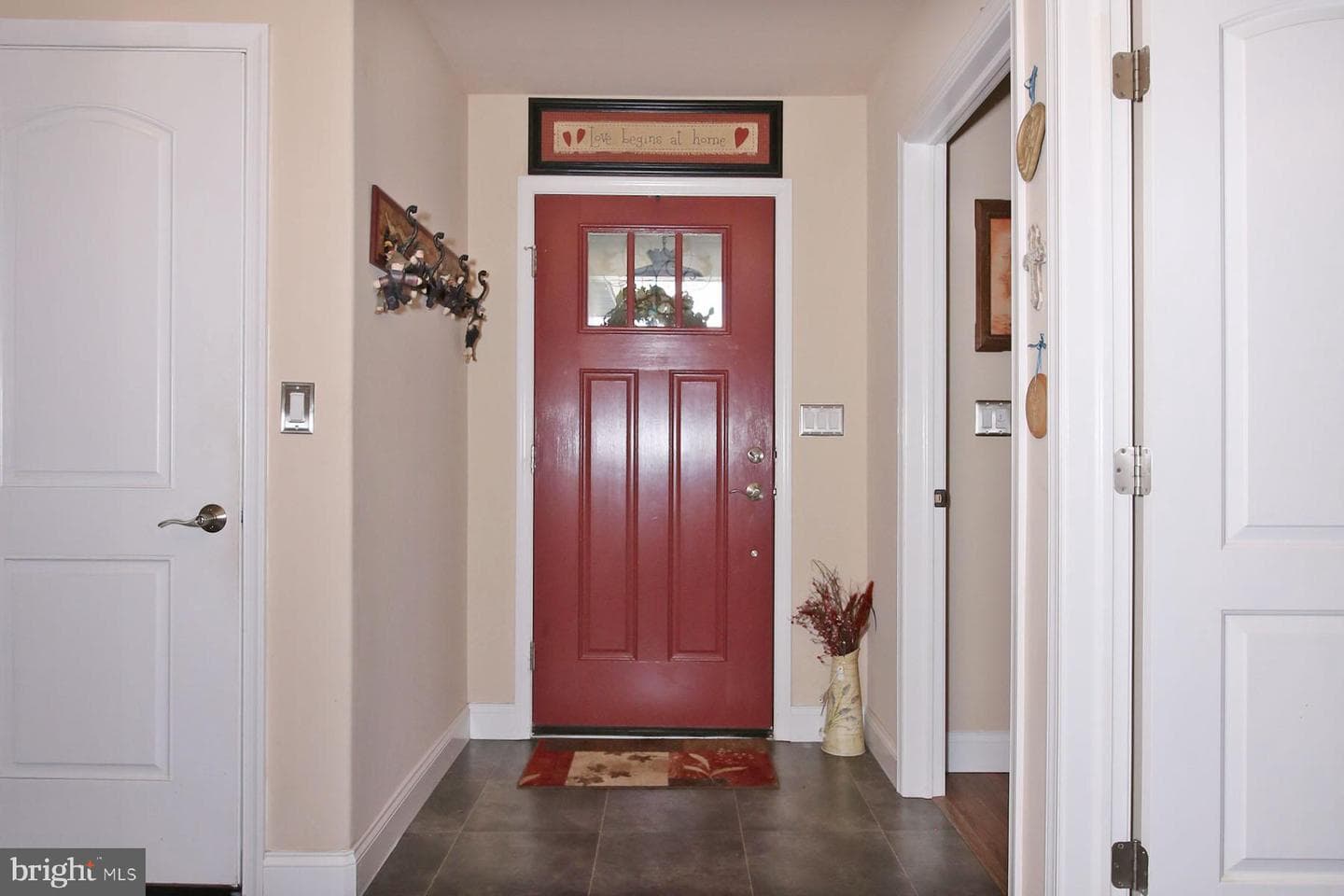 1122 Alden Way photo 4