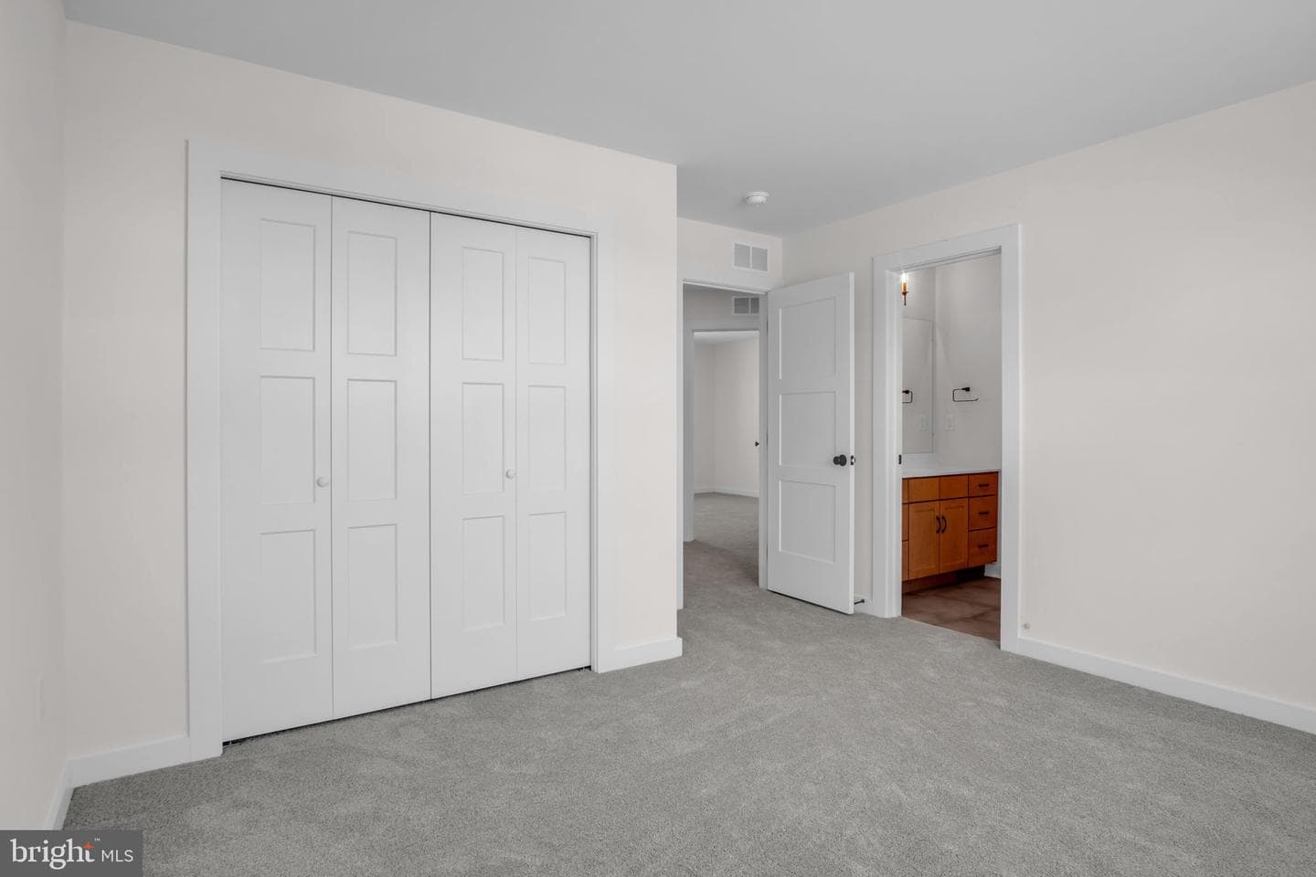 139 Alexandria Drive photo 13