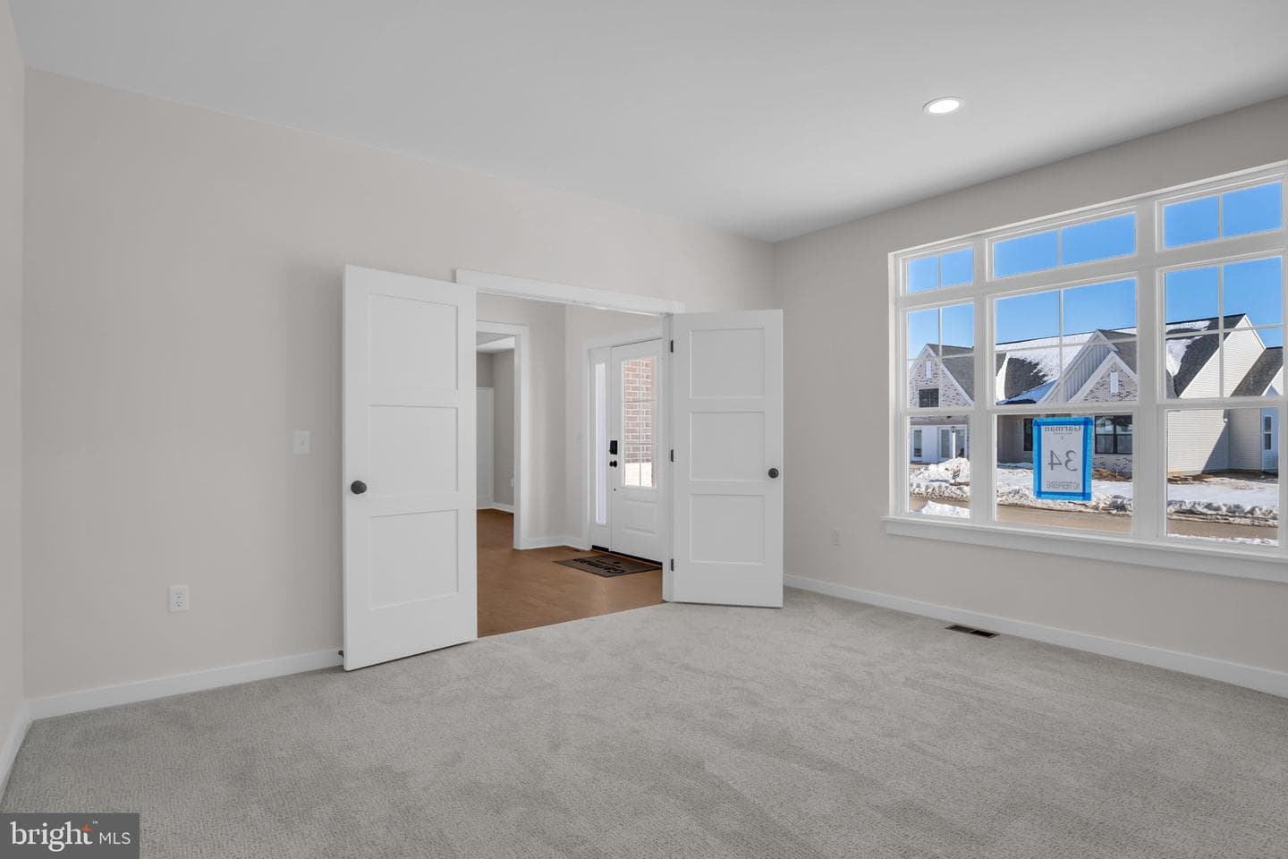 139 Alexandria Drive photo 4