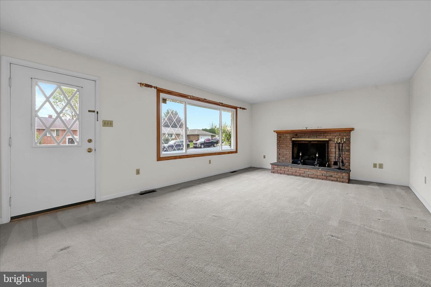629 Pajabon Drive photo 6
