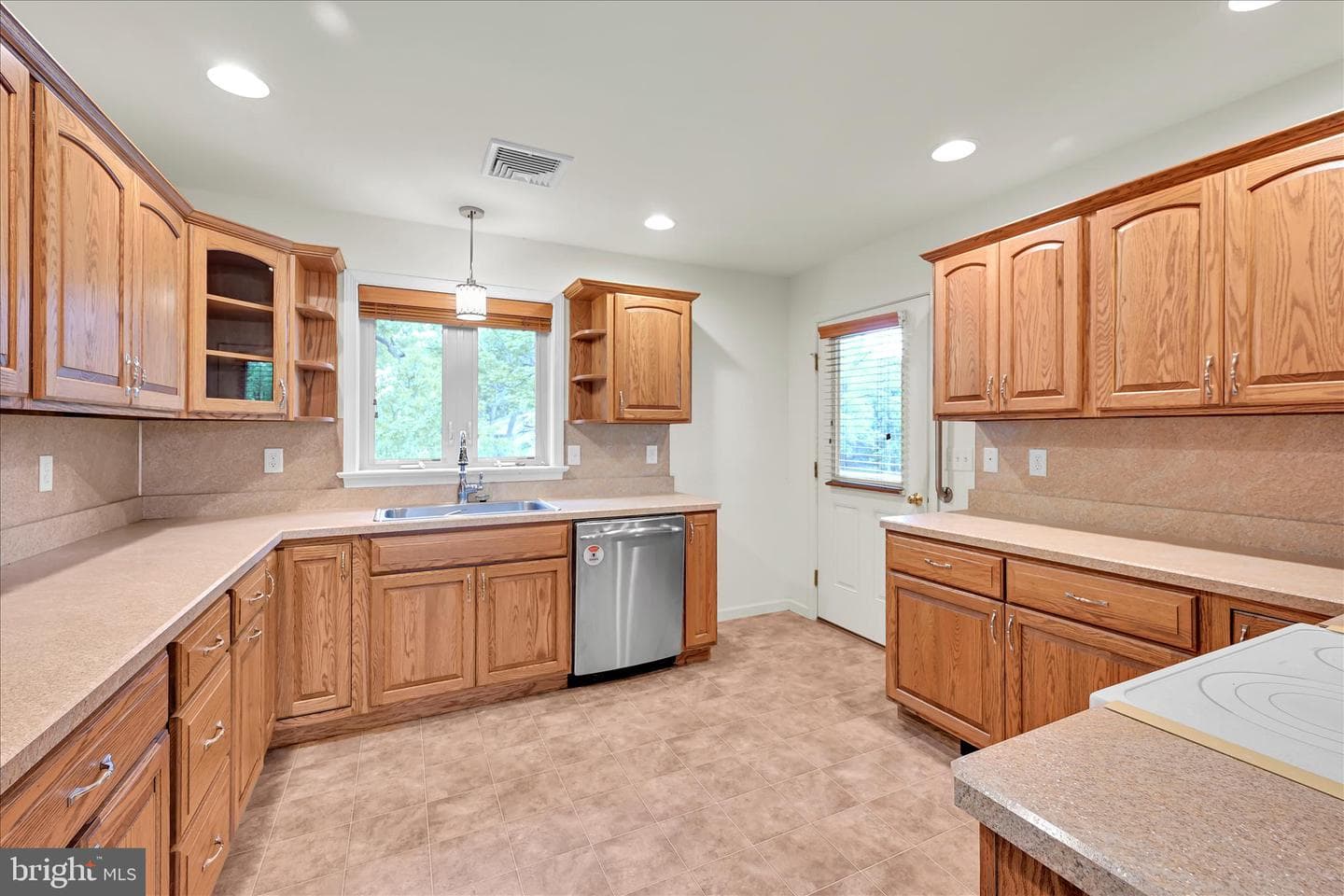 720 Kimmerlings Road photo 8
