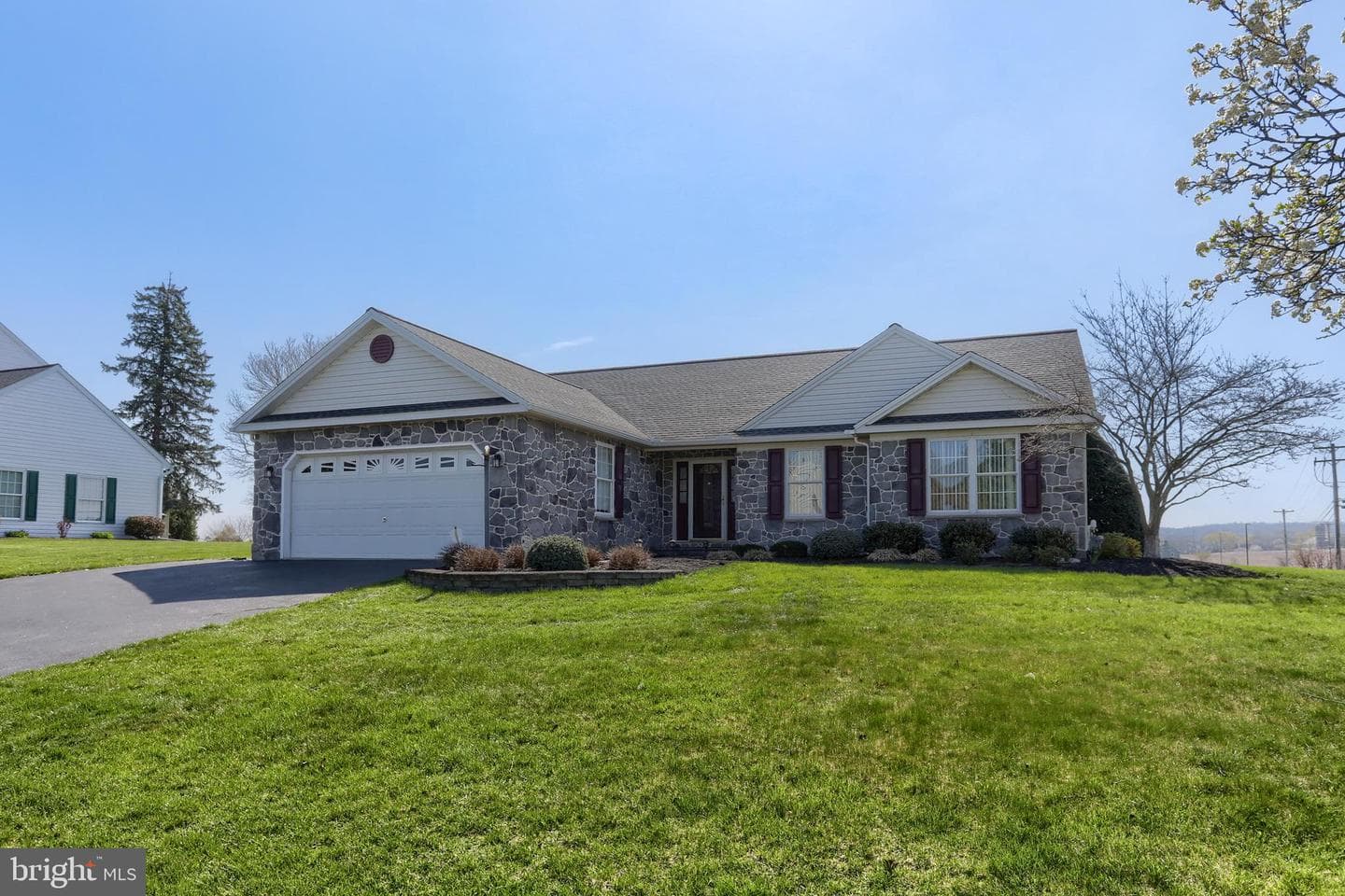 75 Oatfield Ln photo 2