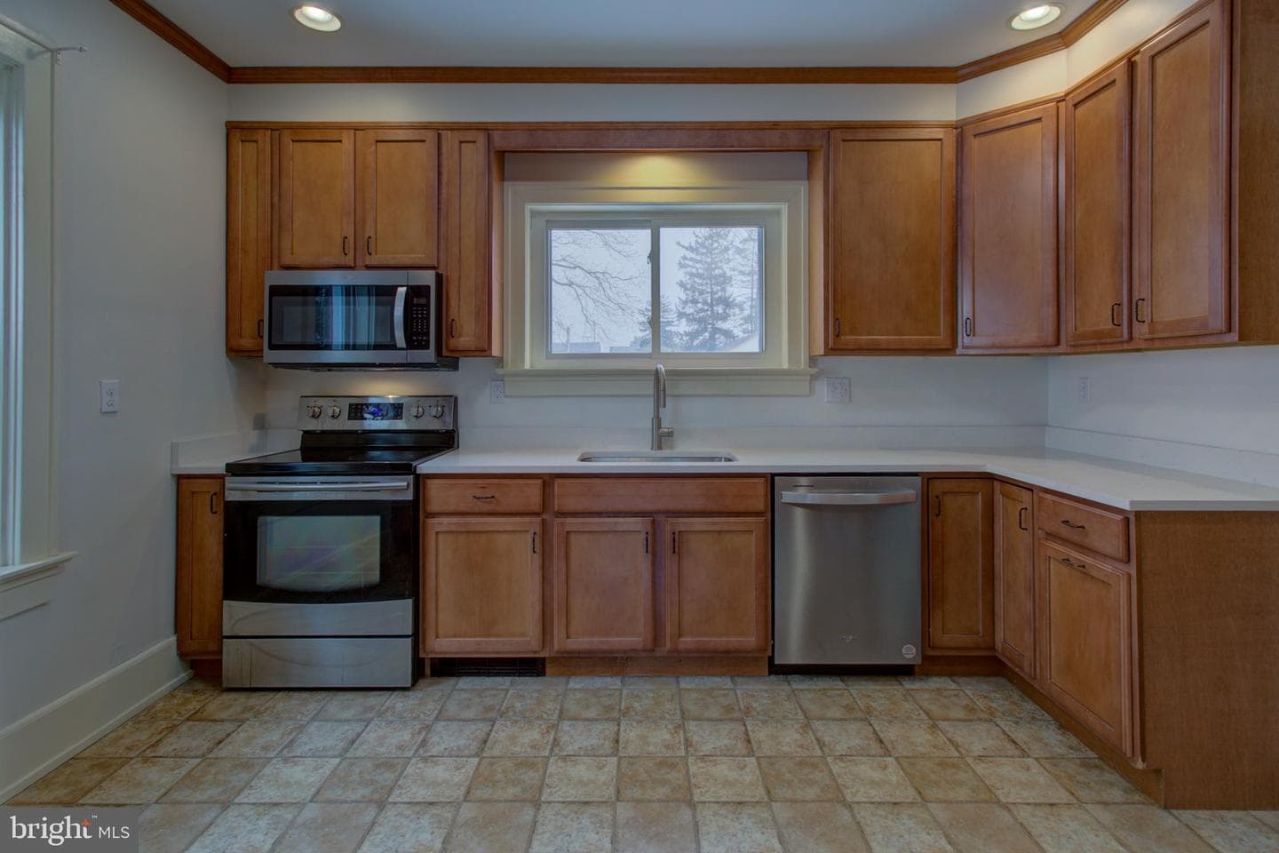 36 N College Street photo 8