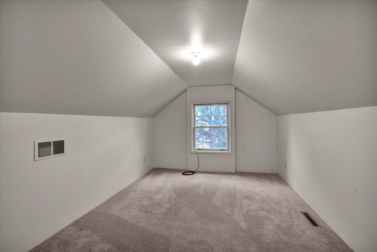 47 Norway Lane photo 32
