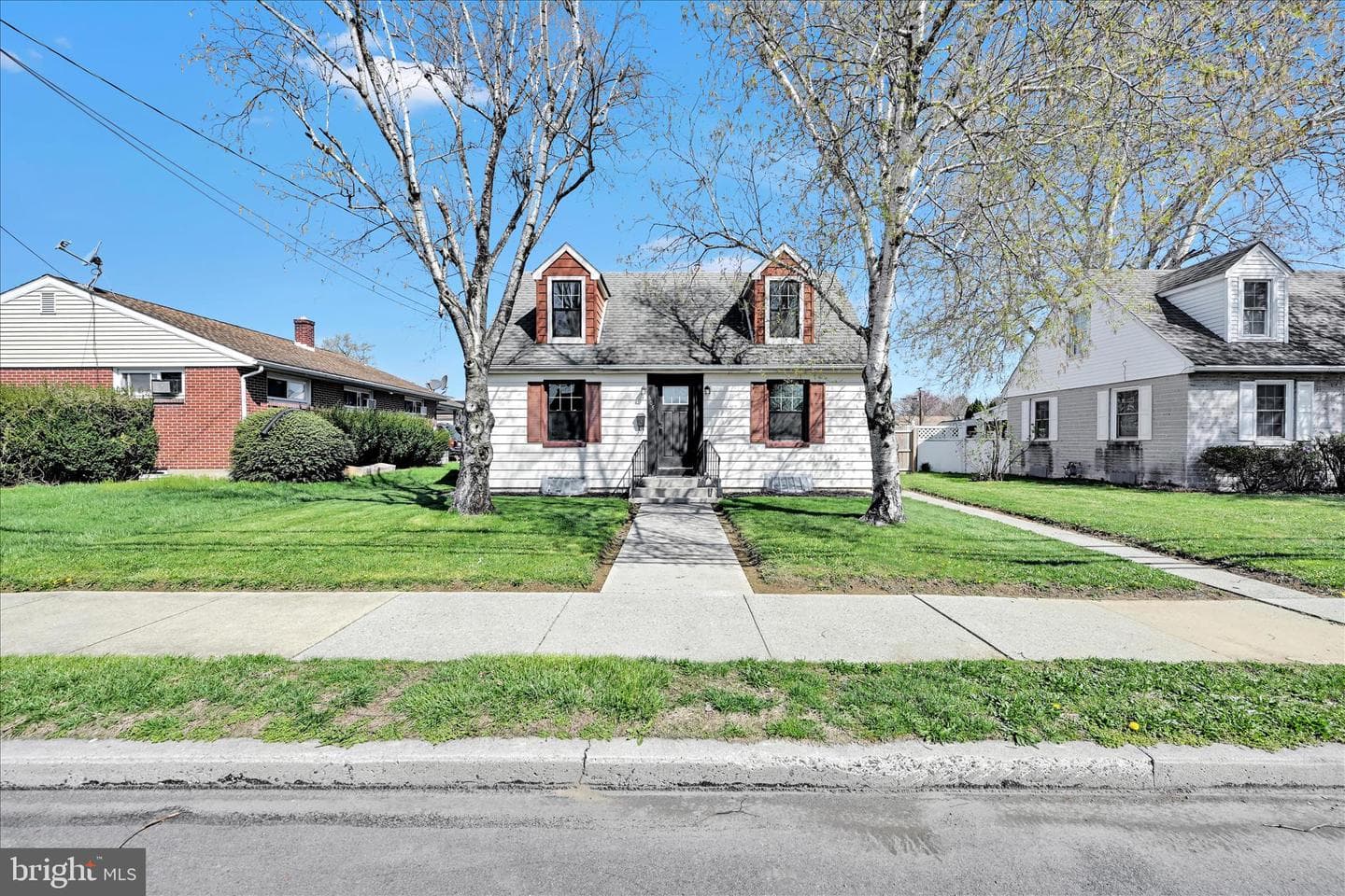 605 E Lehman Street photo 2