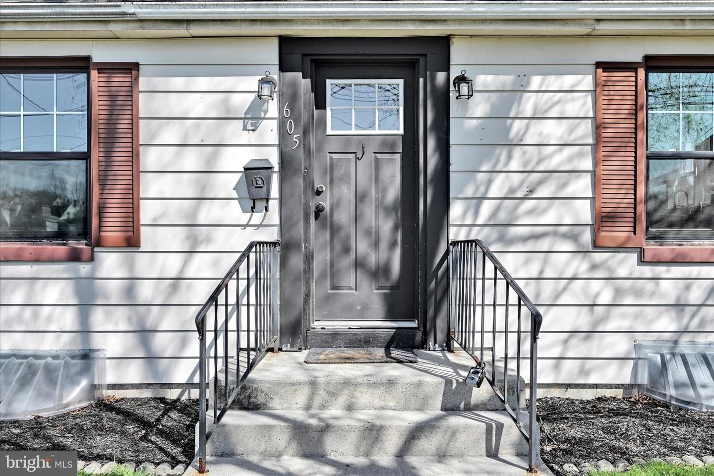 605 E Lehman Street photo 7