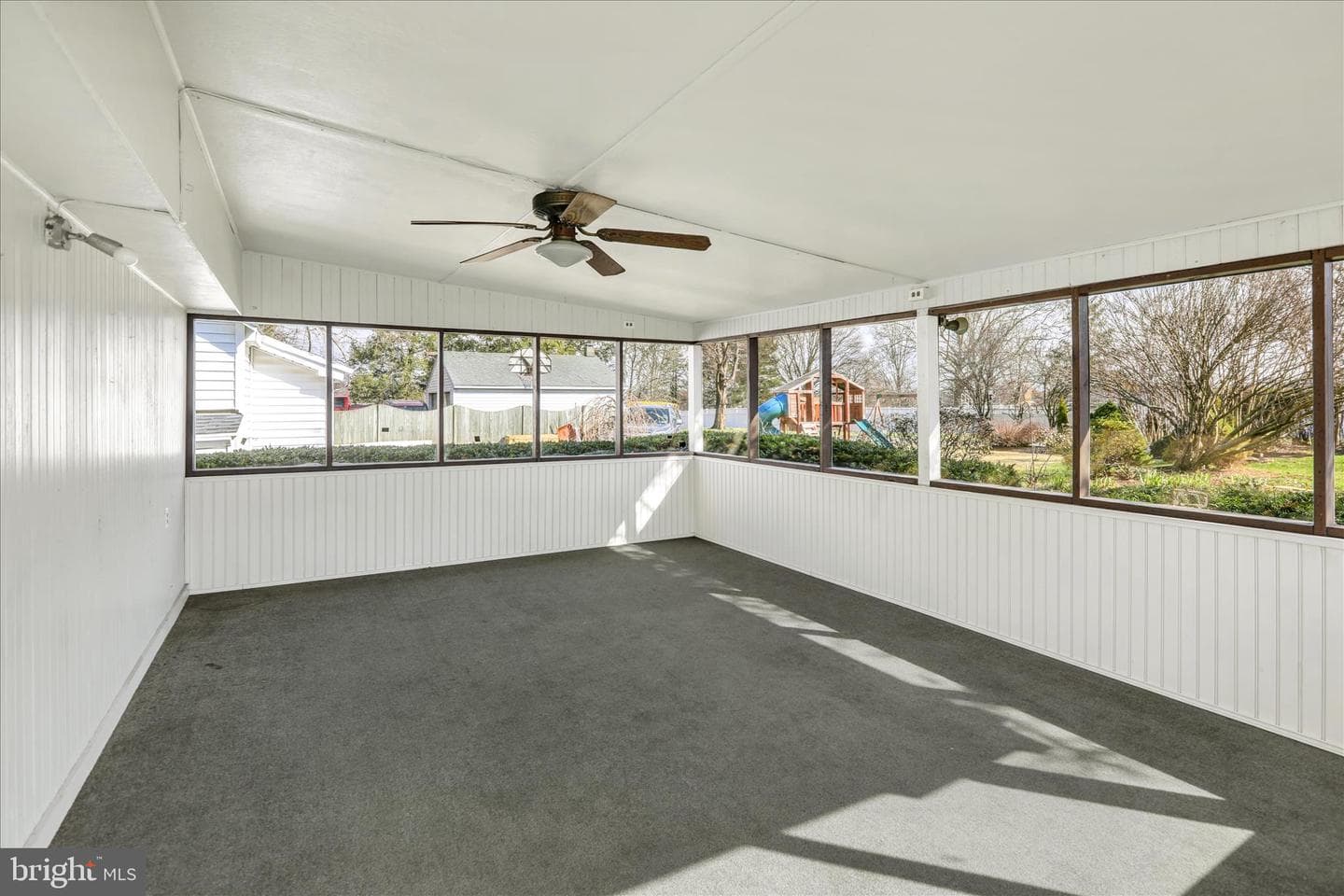 980 Quentin Road photo 29