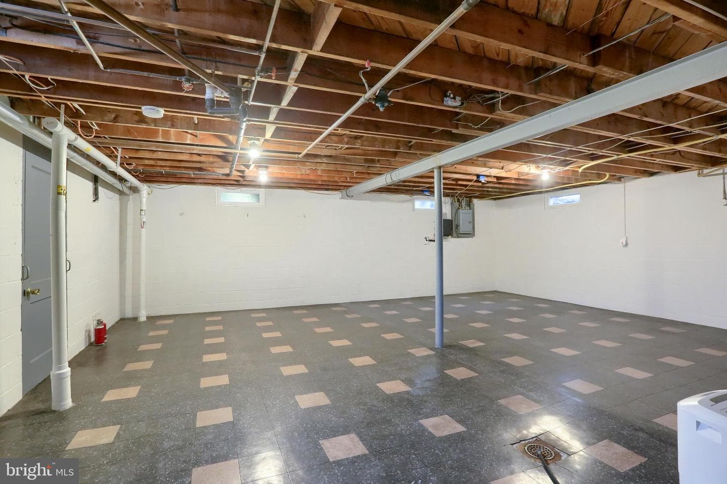 702 S 1st Avenue photo 24