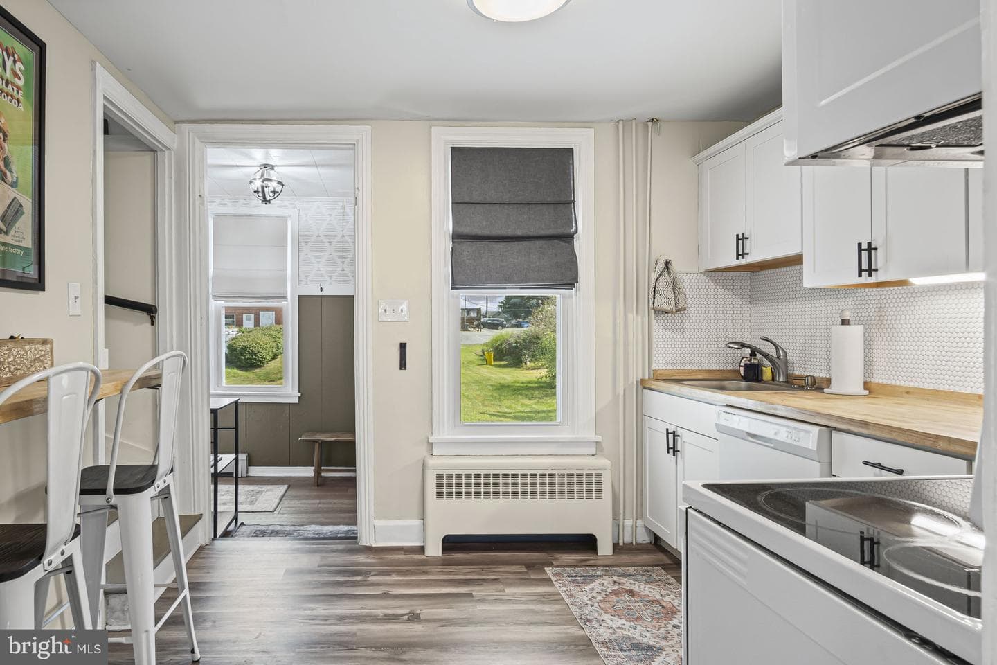 104 N Locust Street photo 11