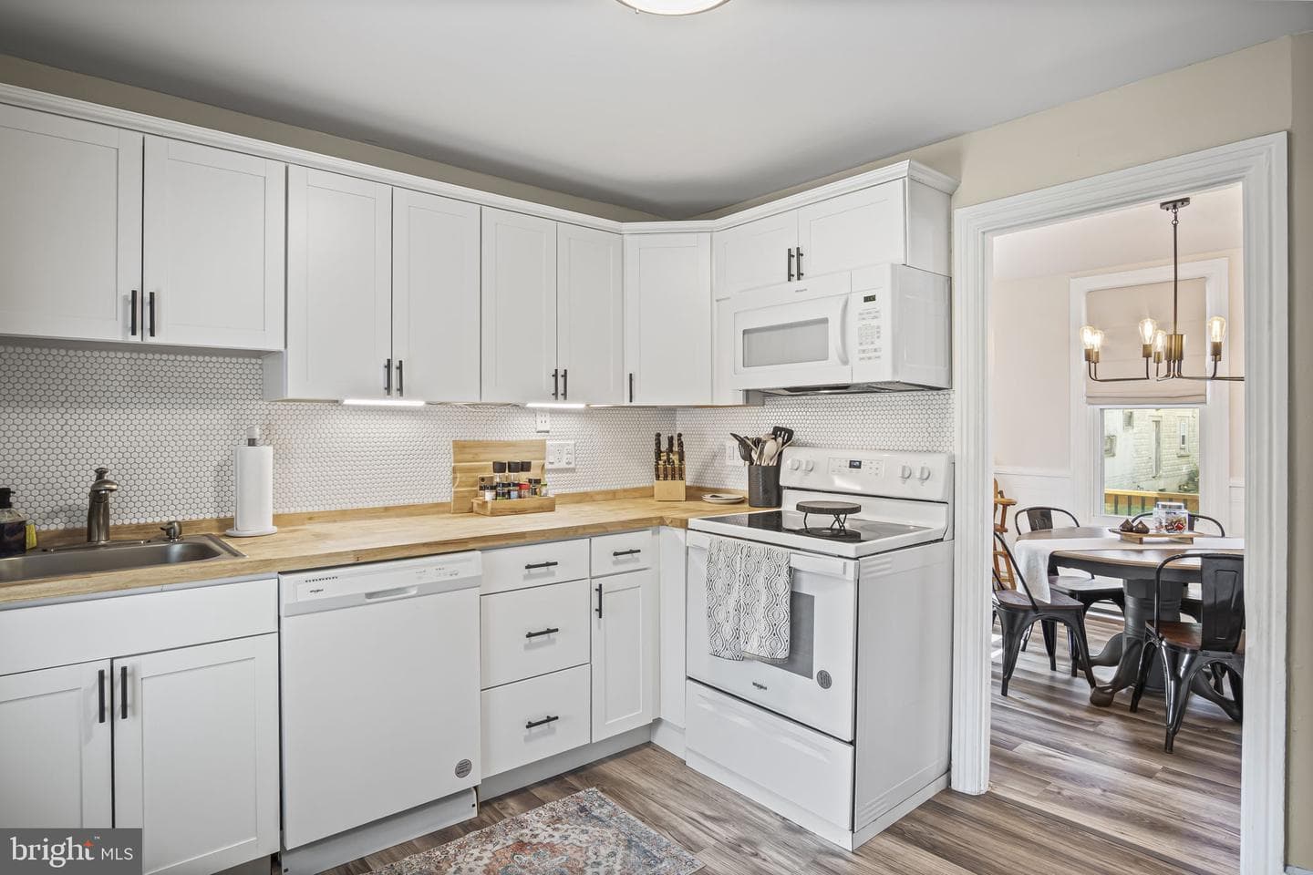 104 N Locust Street photo 13