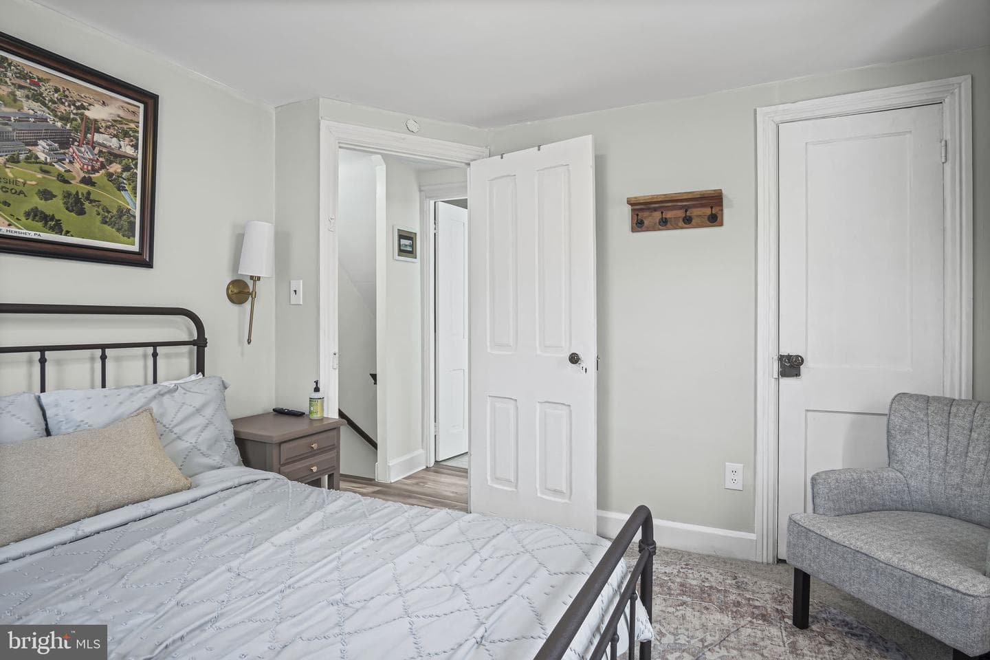 104 N Locust Street photo 21