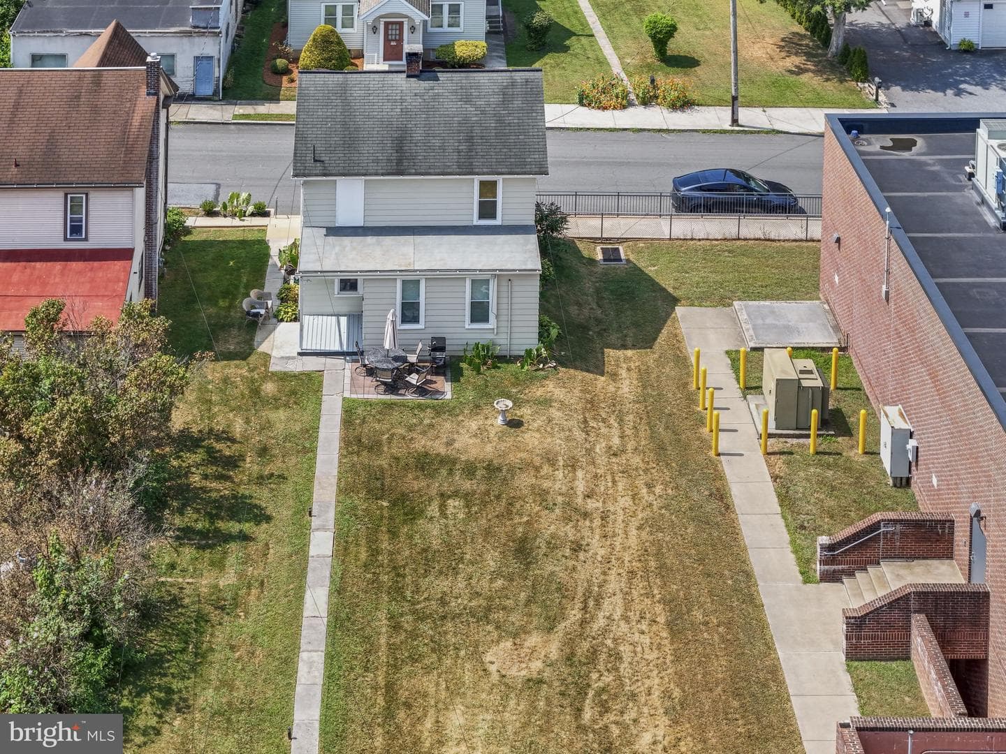 104 N Locust Street photo 29