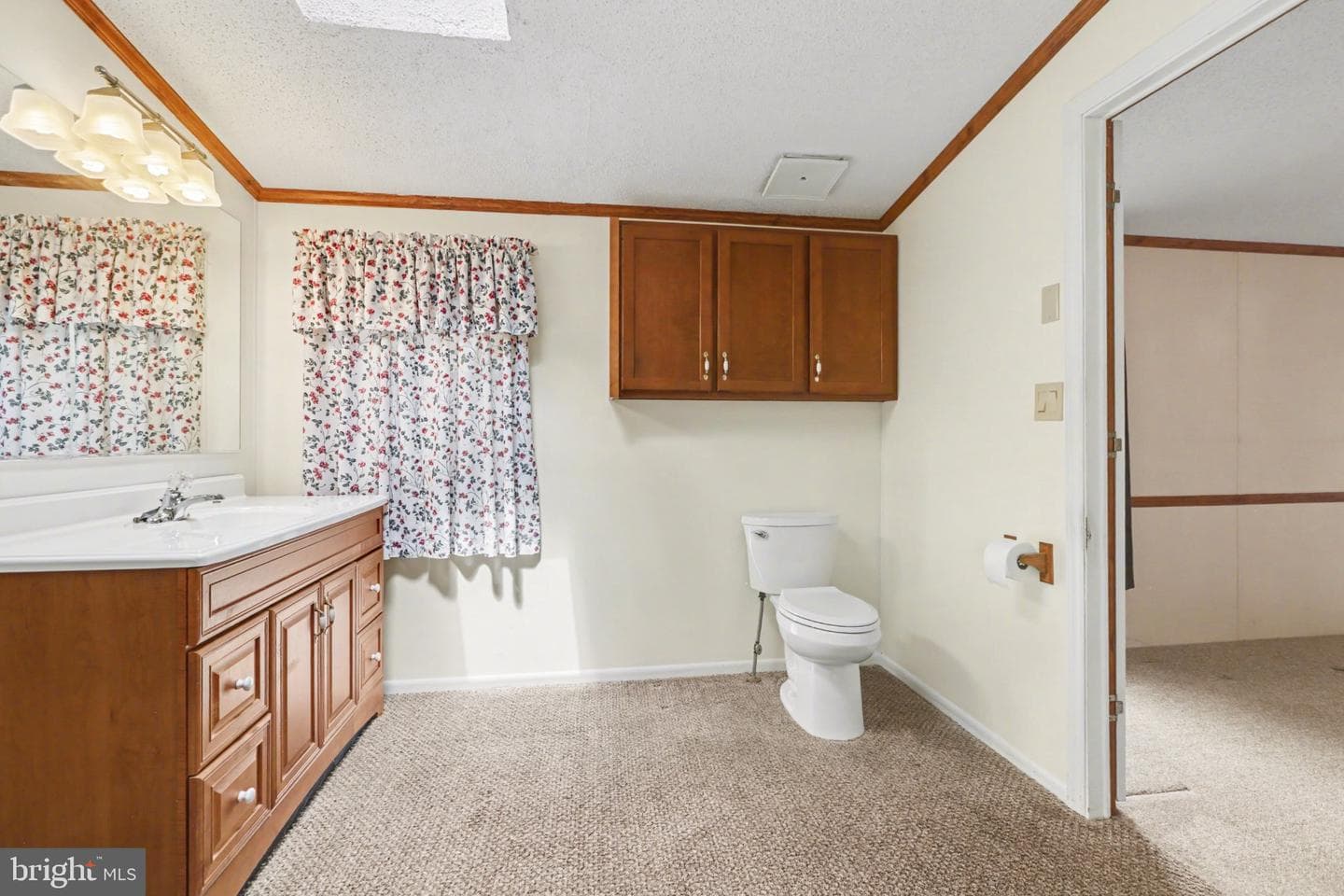 374 W Cedar Street photo 29