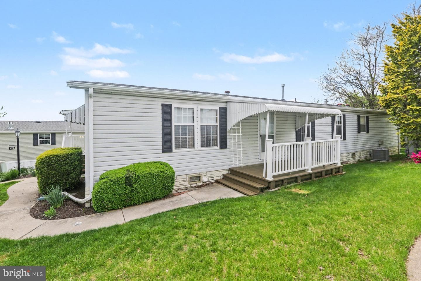 374 W Cedar Street photo 40