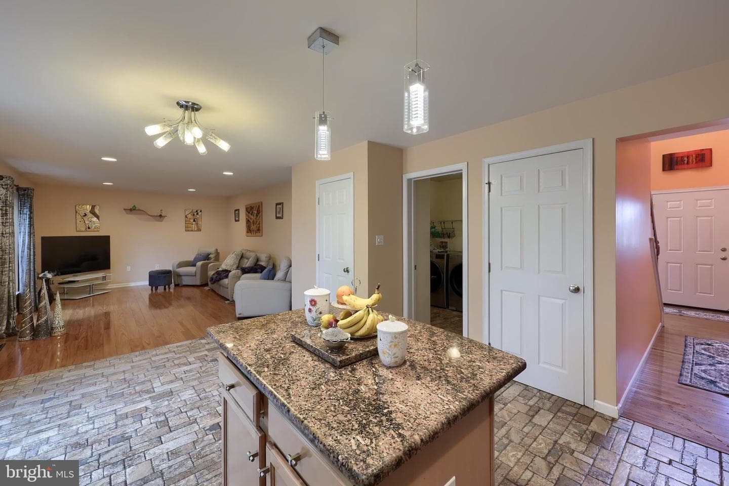 129 Pickwick Circle photo 13