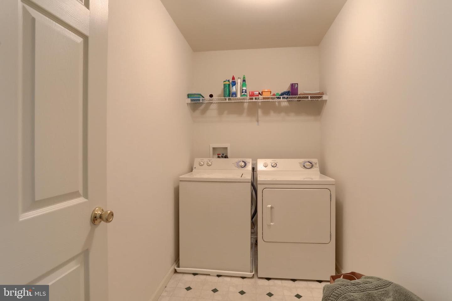 10 Lion Lane photo 28
