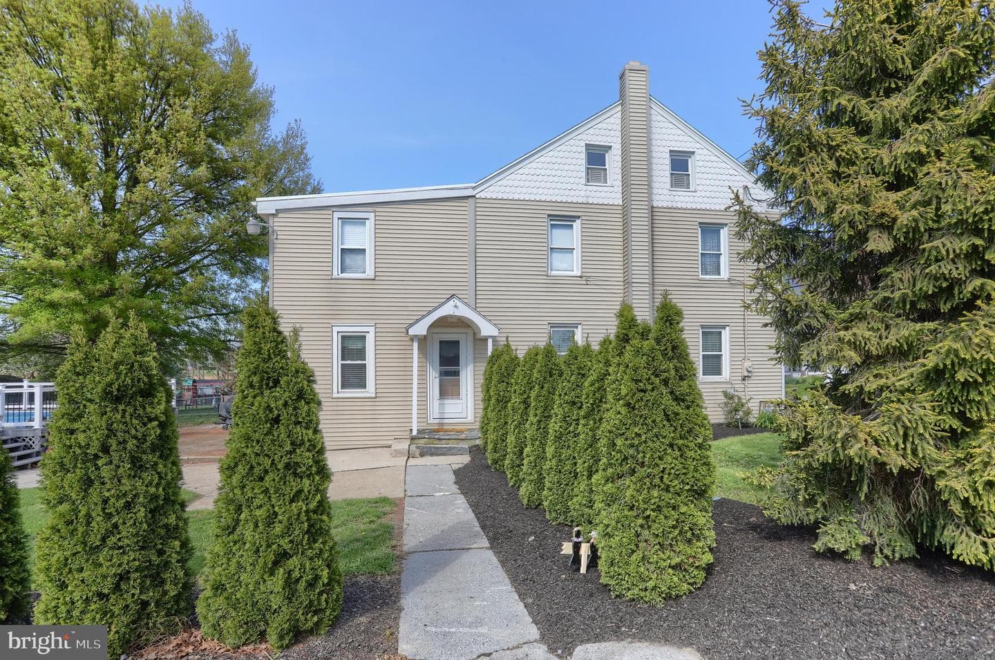 221 W Main Street photo 45