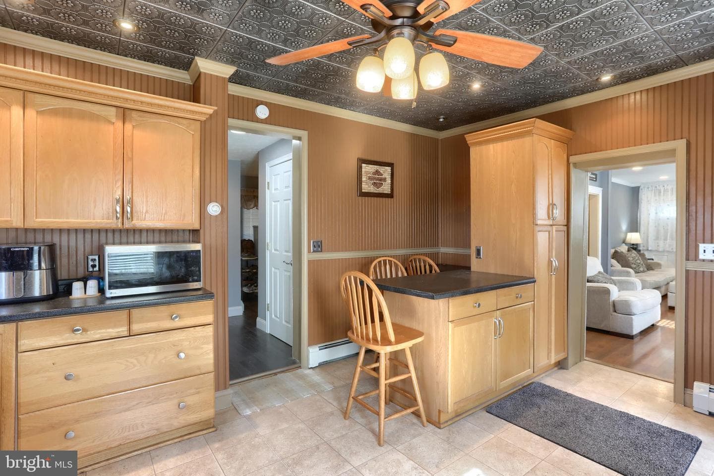 221 W Main Street photo 7