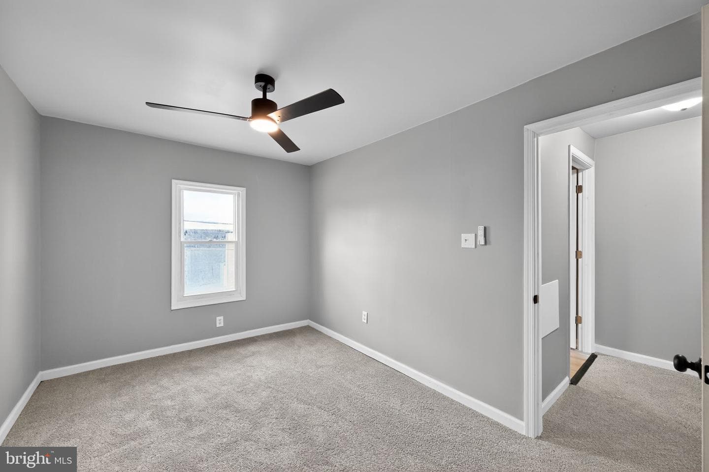1122 Buttonwood Street photo 8