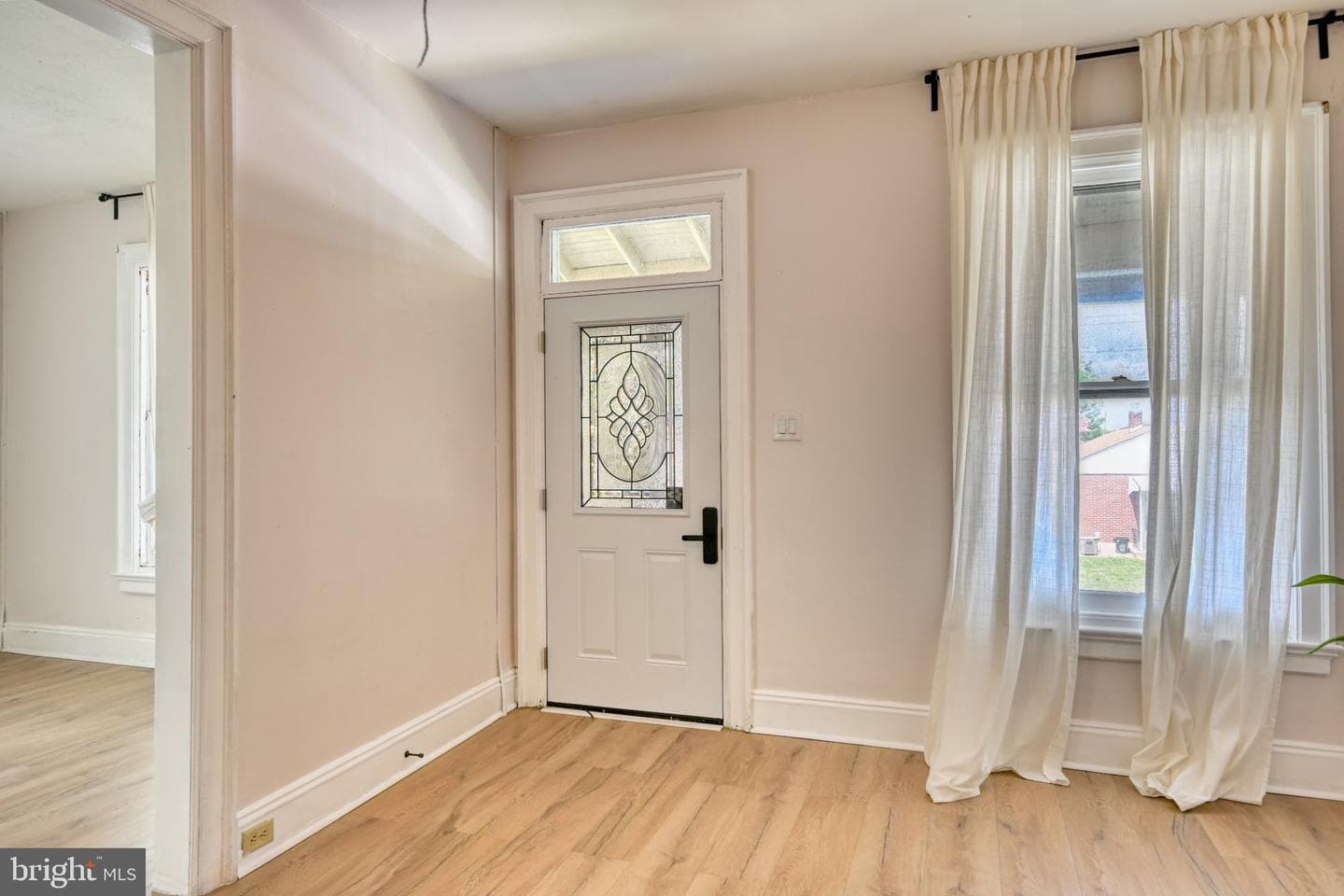 14 E Chestnut Street photo 3