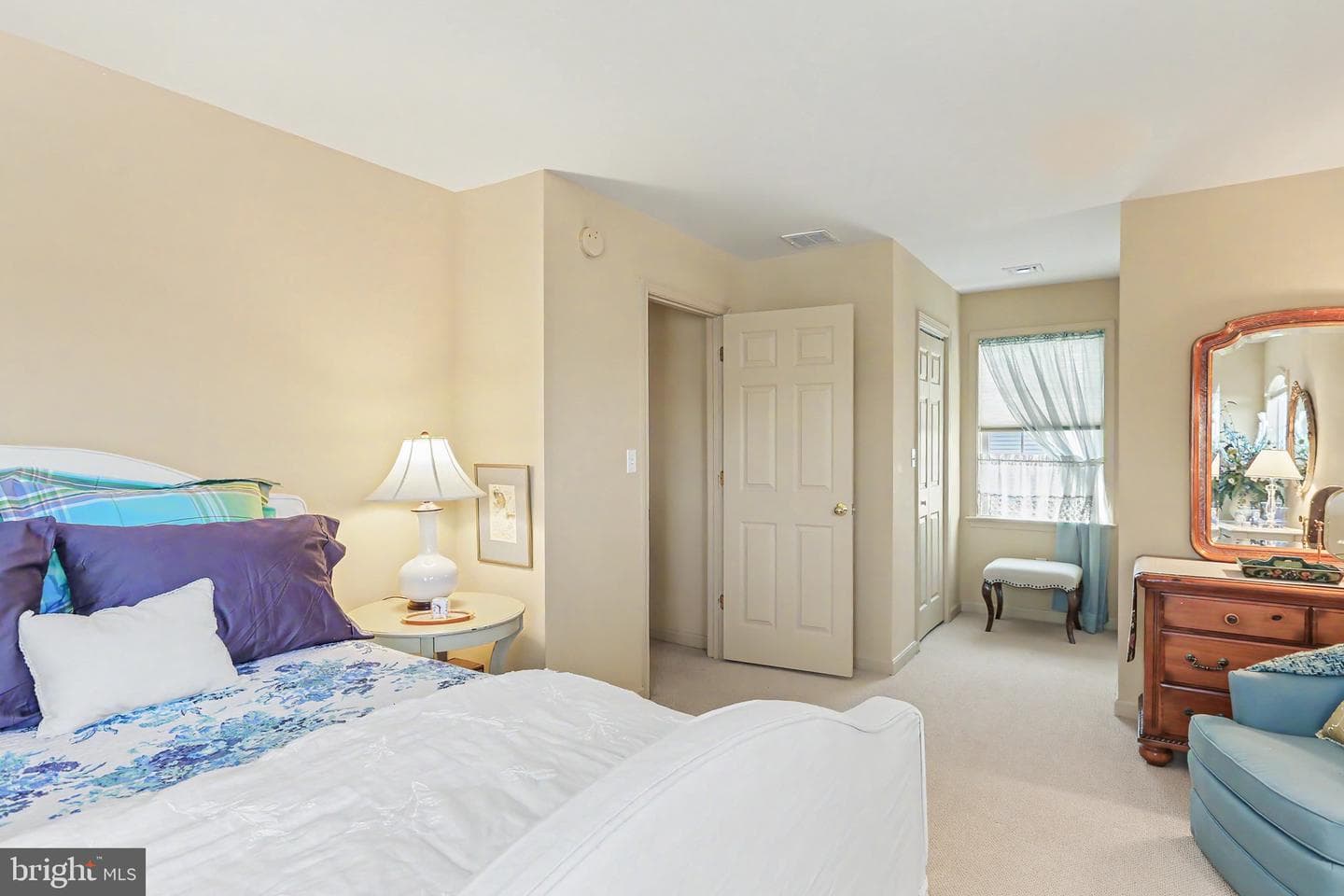 844 Victoria Lane photo 41