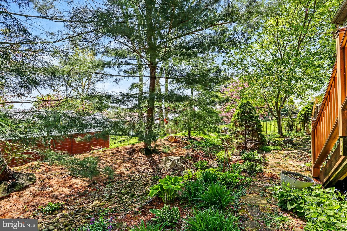 844 Victoria Lane photo 6