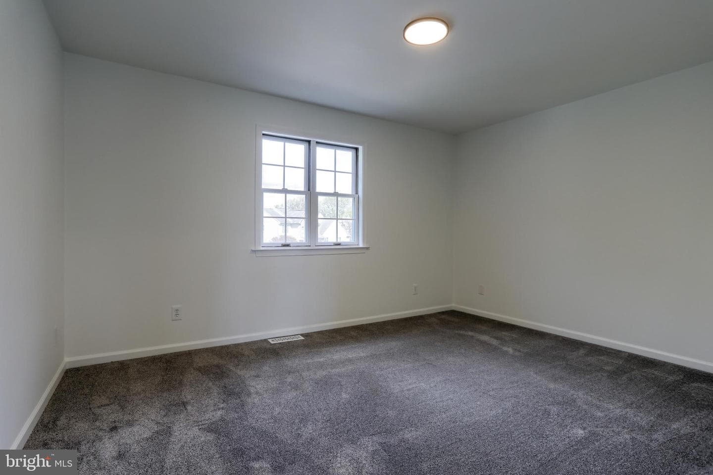 711 Brookside Lane photo 35