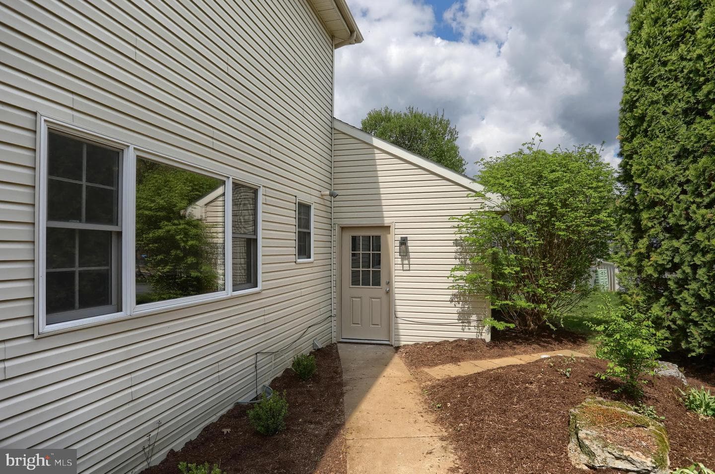 711 Brookside Lane photo 41