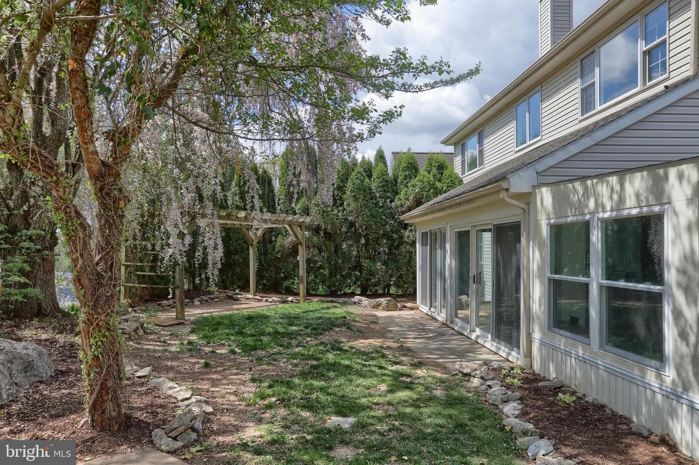 711 Brookside Lane photo 44