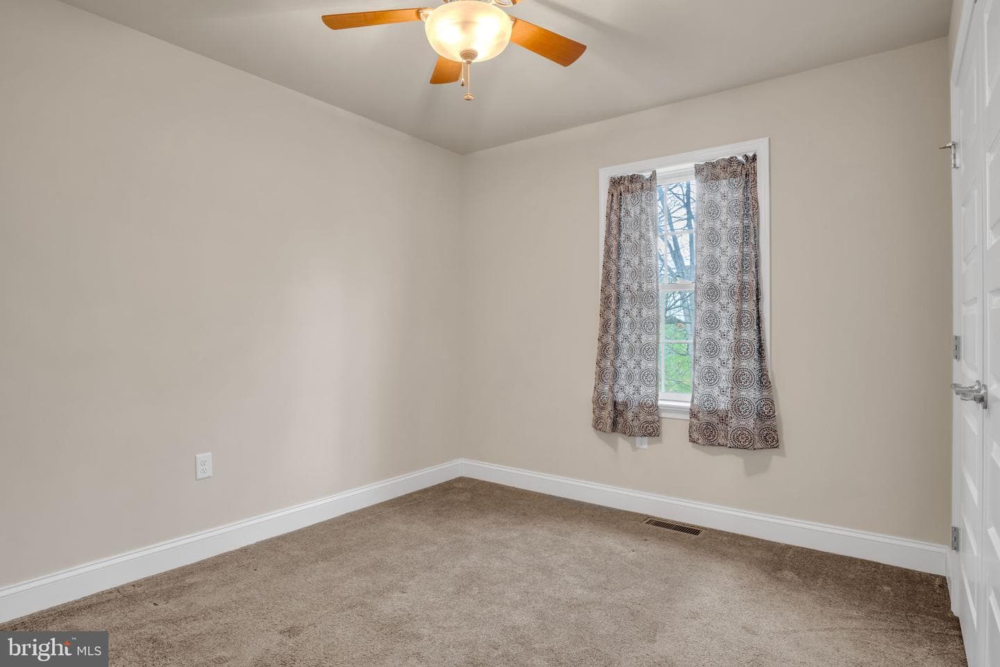 1519 Rolling Meadow Road photo 15