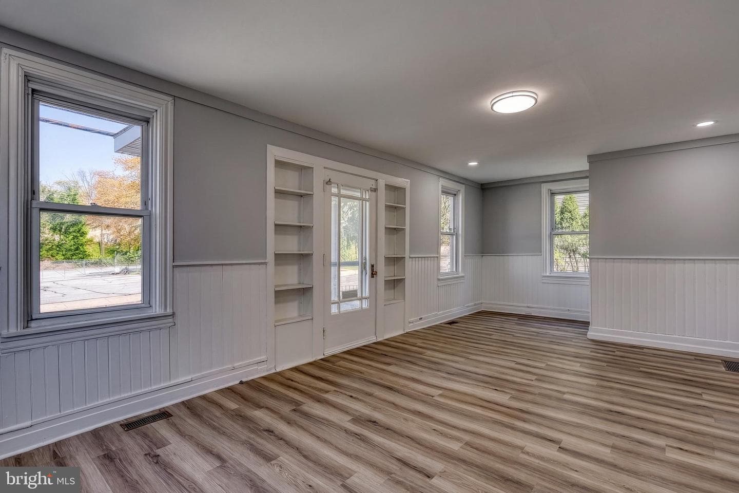 945 Cornwall Road photo 8