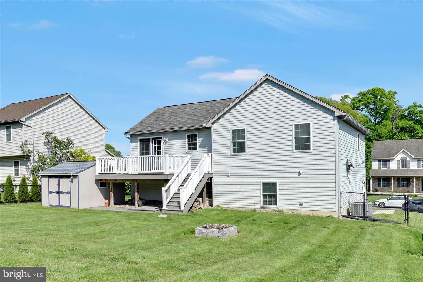 1535 Sholly Avenue photo 32
