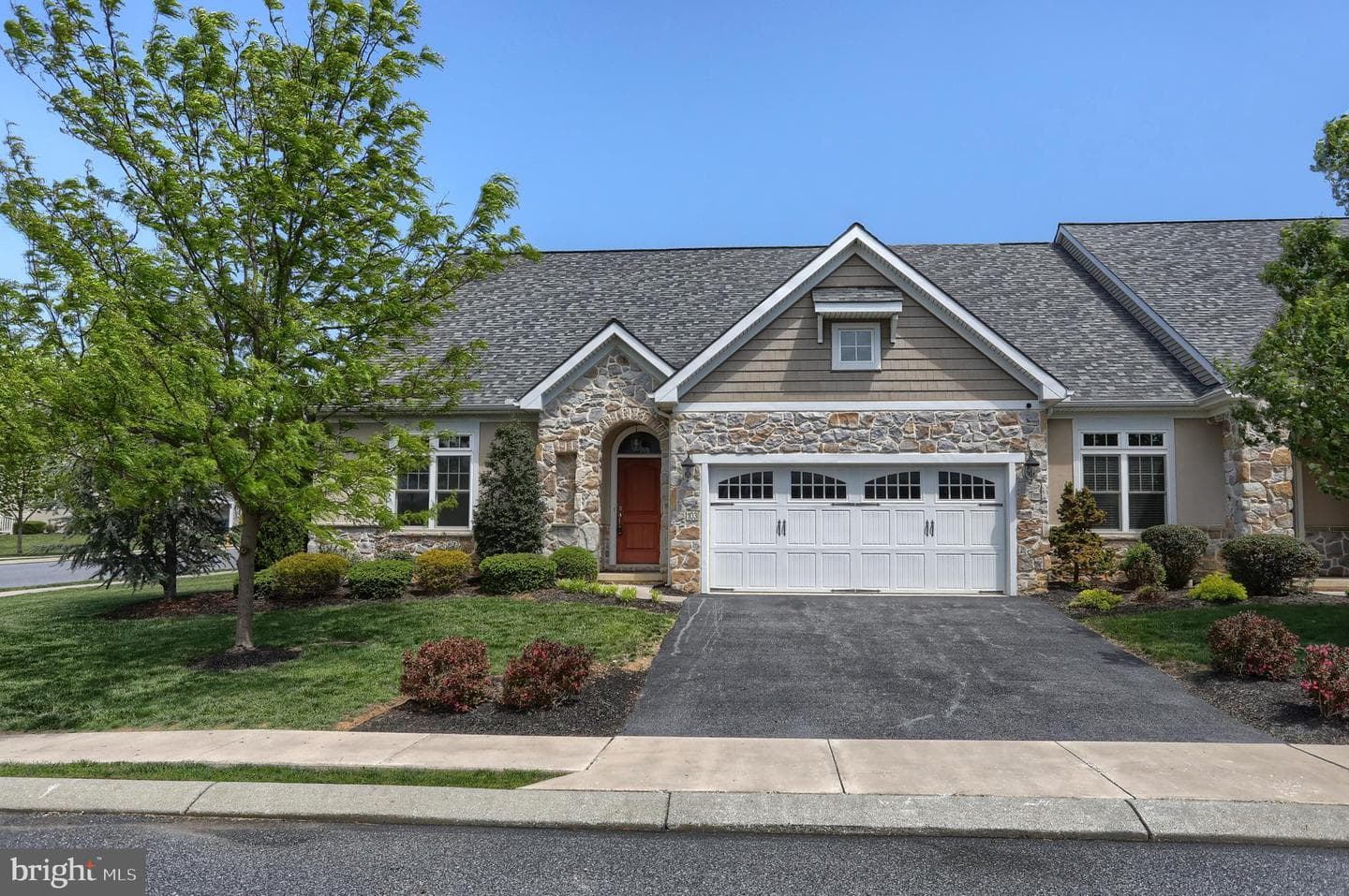 103 Windermere Dr photo 2