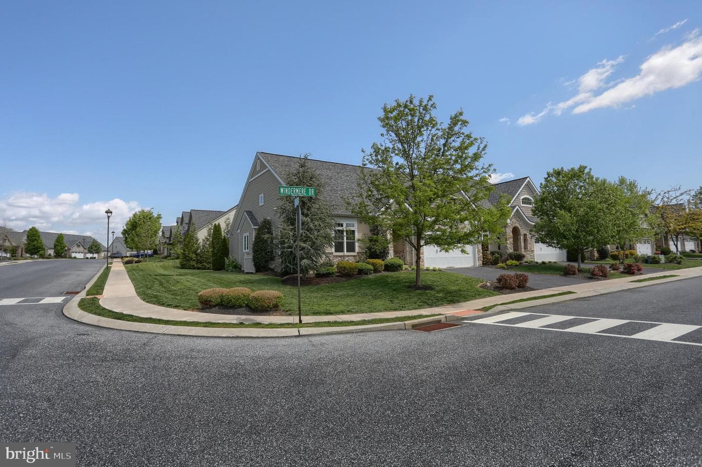 103 Windermere Dr photo 3