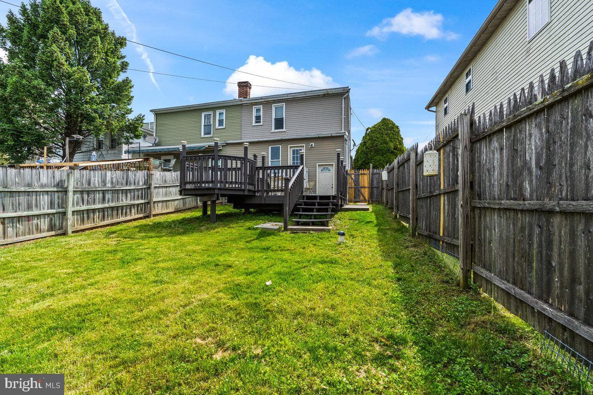 621 Noble Street photo 29