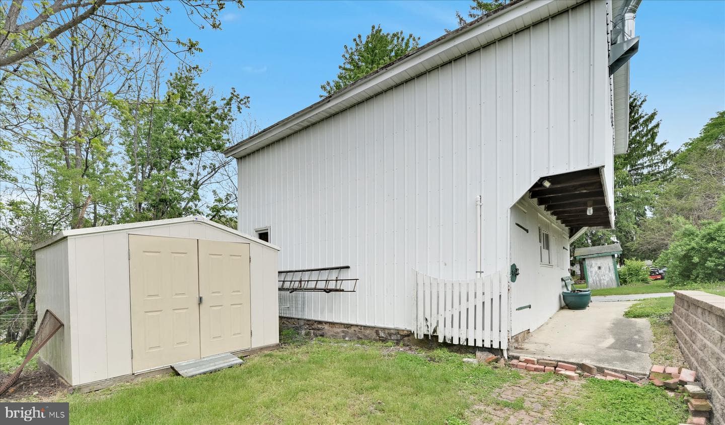 32 N Lancaster Street photo 31