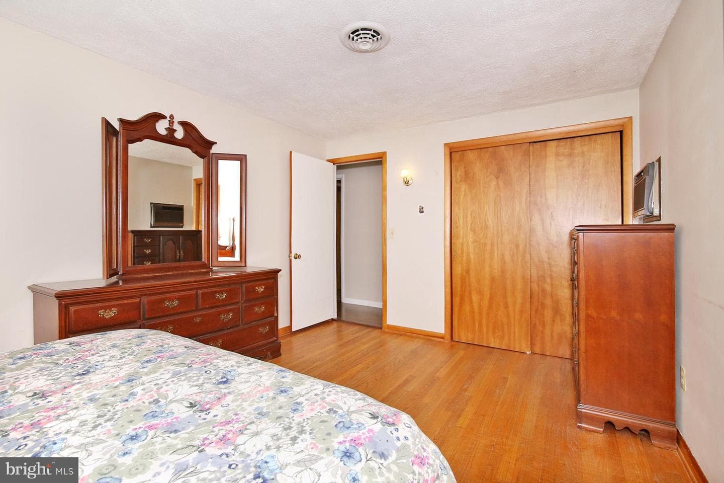 1634 Elm Street photo 15
