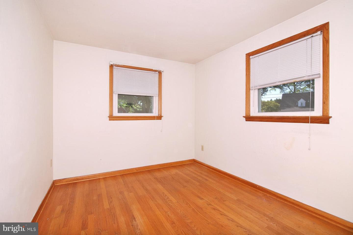 1634 Elm Street photo 16