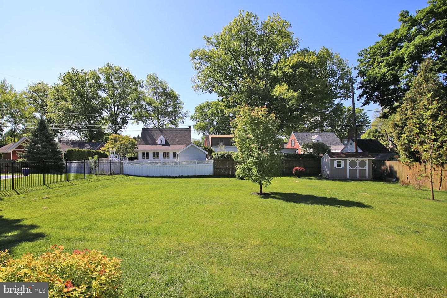 1634 Elm Street photo 6